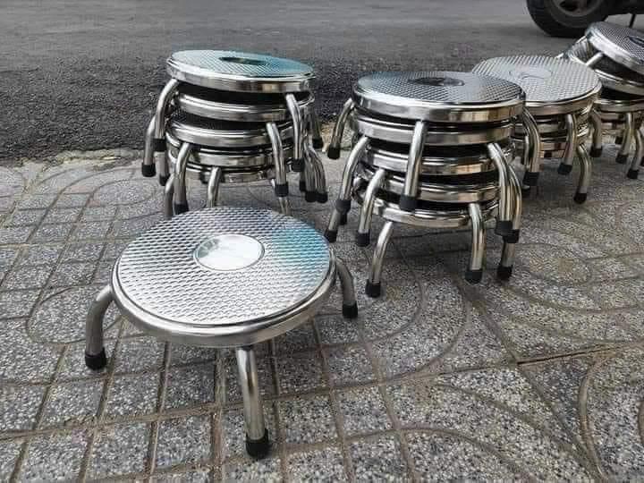 Ghế inox chân ngắn-duoc-ban-tai-Phạm Thảo