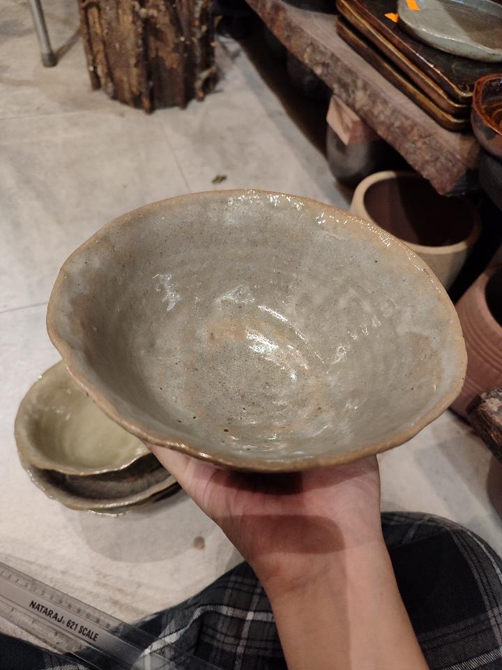 Tô lá sen rêu và xám -duoc-ban-tai-Komorebi Pottery