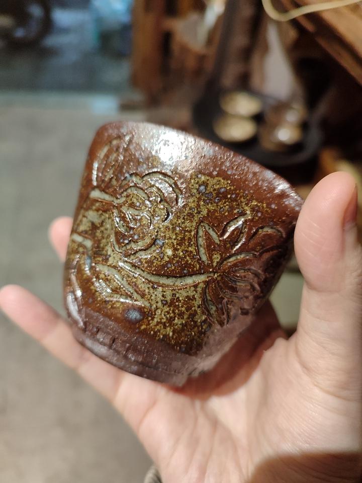 Chén Tống nụ cúc và chim-duoc-ban-tai-Komorebi Pottery