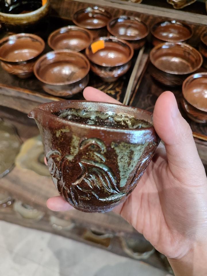 Chén Tống nụ cúc và chim-duoc-ban-tai-Komorebi Pottery