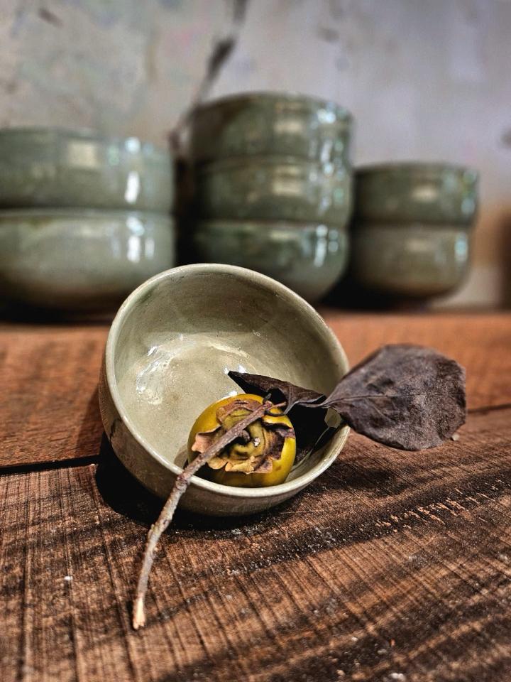 Chén xanh ngọc nhỏ
nhạt-duoc-ban-tai-Komorebi Pottery