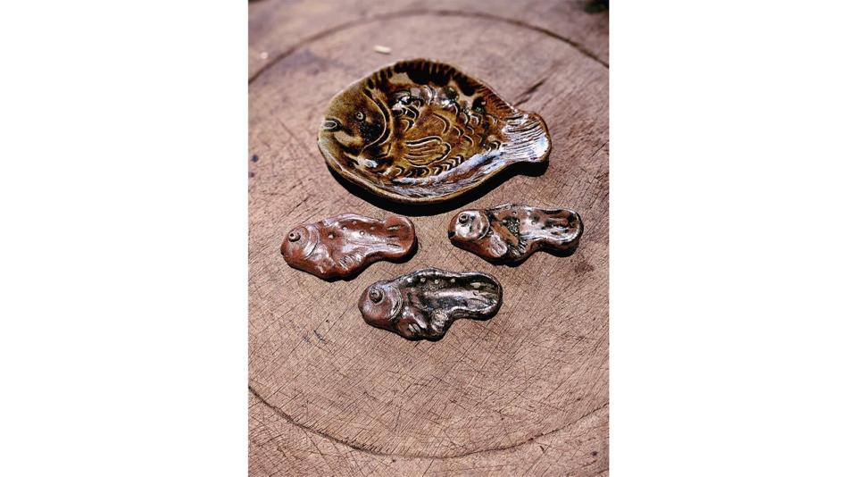 Đĩa cá nước ngọt-duoc-ban-tai-Komorebi Pottery