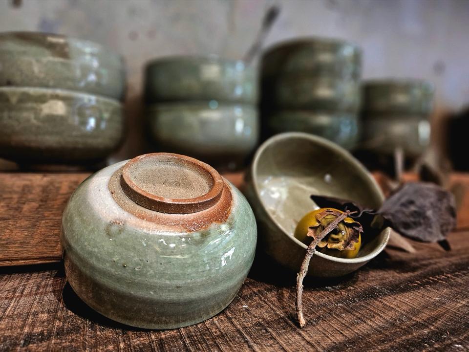 Chén xanh ngọc nhỏ
nhạt-duoc-ban-tai-Komorebi Pottery