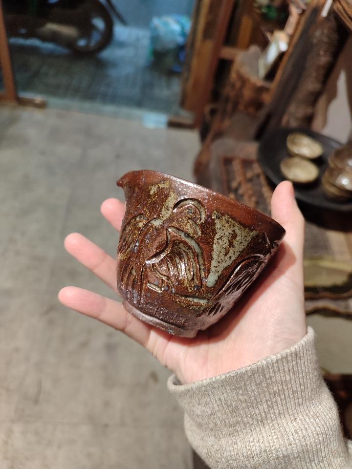 Chén Tống nụ cúc và chim-duoc-ban-tai-Komorebi Pottery