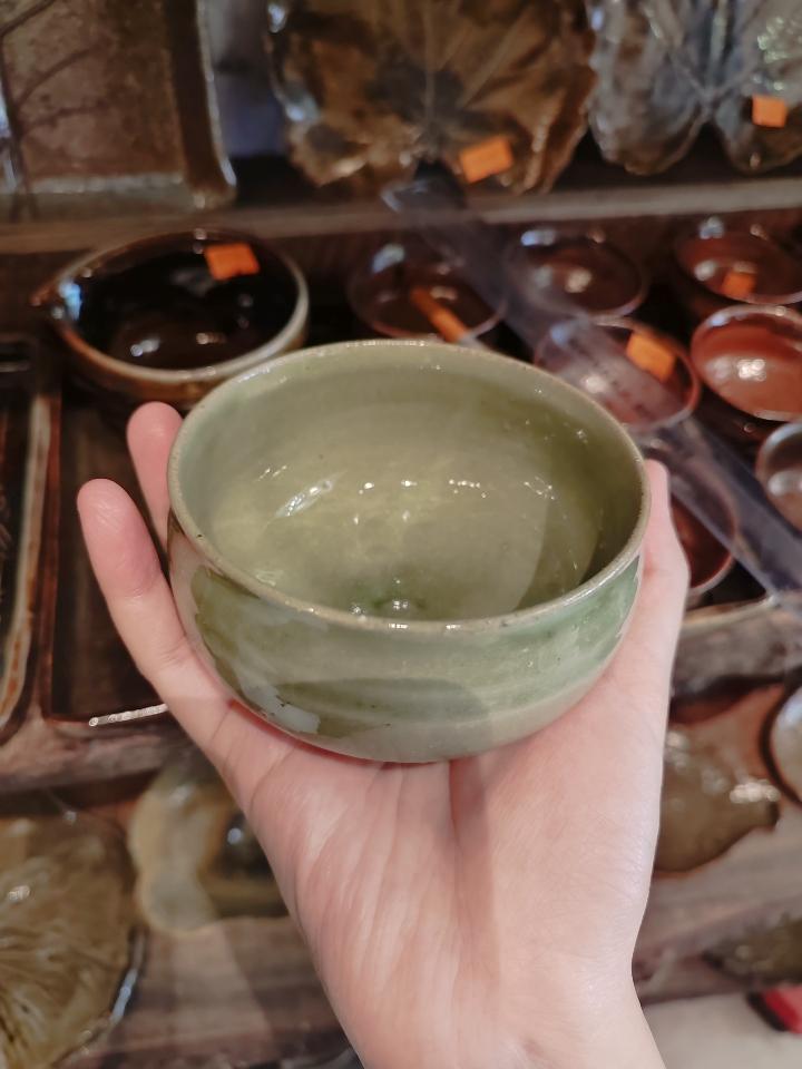 Chén xanh ngọc nhỏ
nhạt-duoc-ban-tai-Komorebi Pottery