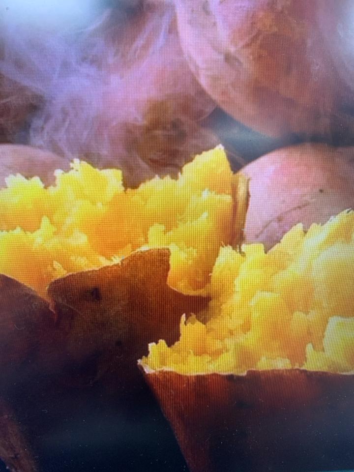 Khoai lang luộc siêu ngonnnnn-duoc-ban-tai-SBH minimart