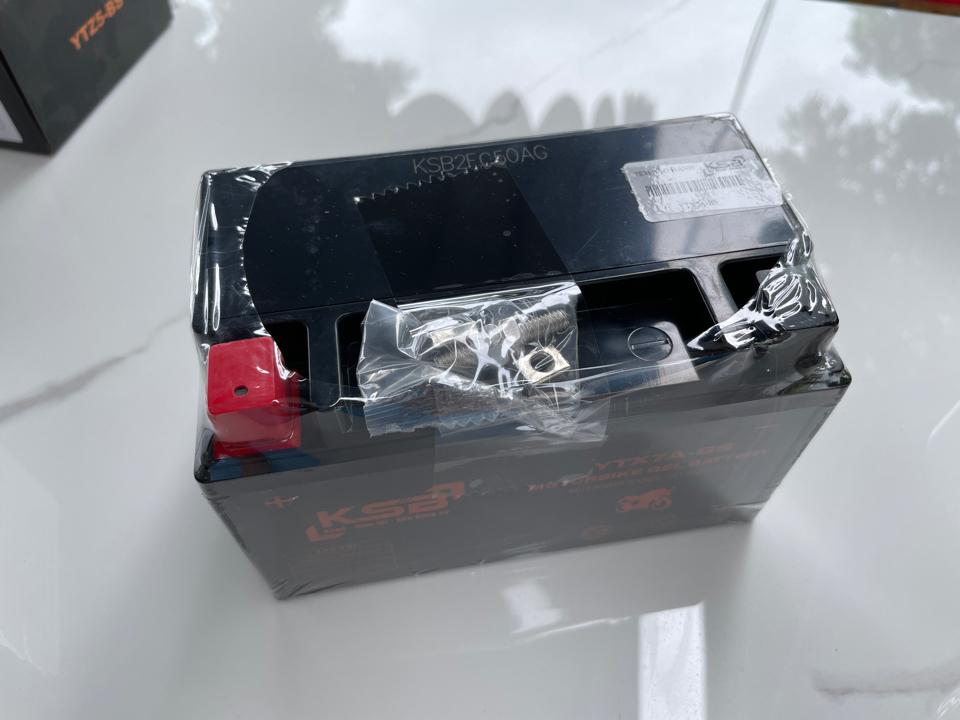 Ắc quy xe máy 12V, 7Ah-duoc-ban-tai-TINY