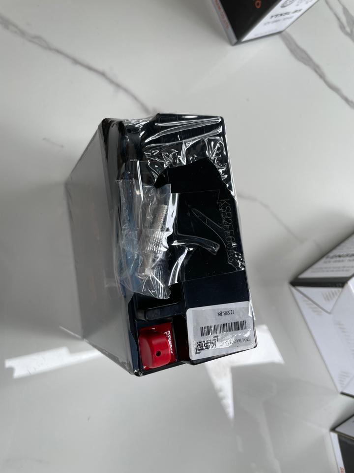 Ắc quy xe máy 12V, 6Ah-duoc-ban-tai-TINY