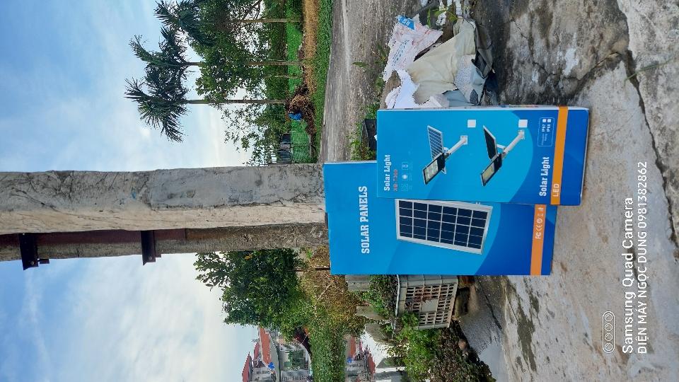 Đèn Năng lượng mặt trời đèn đường 300W-duoc-ban-tai-ĐIỆN MÁY NGỌC DUNG