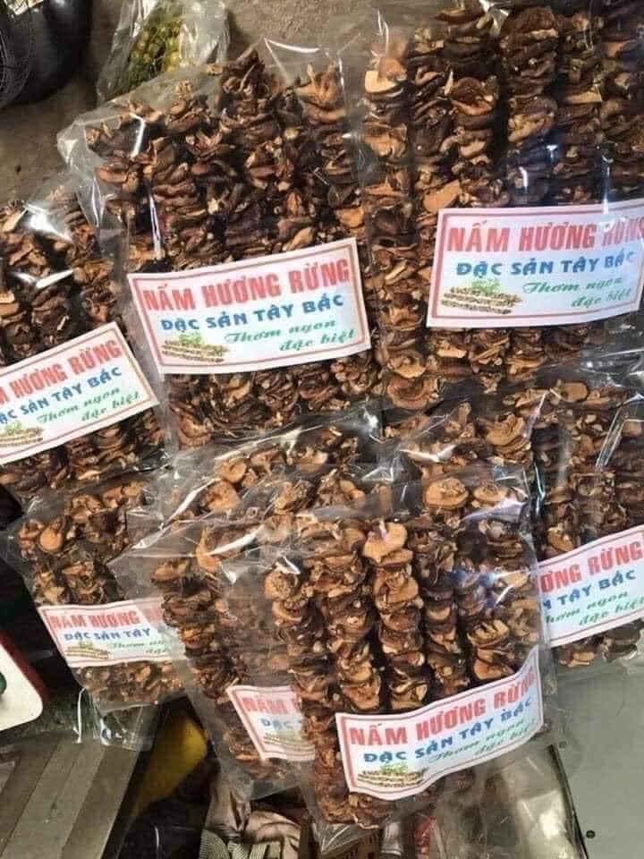 Nấm hương xiên-duoc-ban-tai-Shop Hương rừng Điện Biên