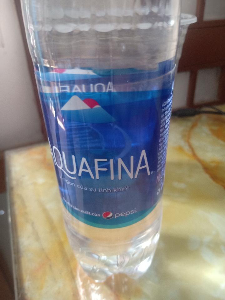 Nước suối-duoc-ban-tai-A CAY QUÁN