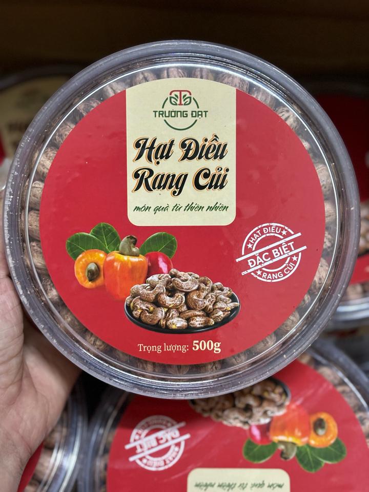 Hạt điều rang củi hộp tròn-duoc-ban-tai-Hạt Dưa Trường Đạt