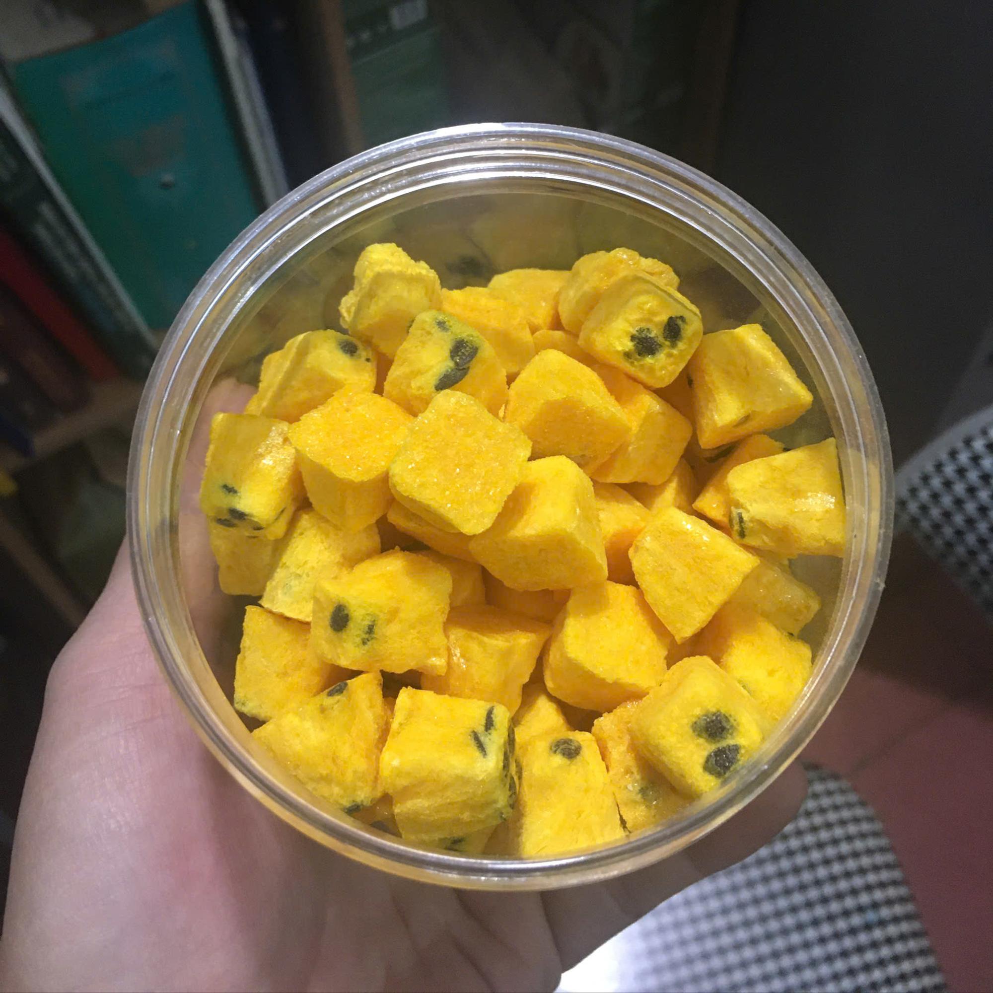 Chanh leo vàng sấy thăng hoa dạng viên dùng để pha nước, hãm trà - hộp 100 gram, hộp 300 gram-duoc-ban-tai-Đông y Việt Phương