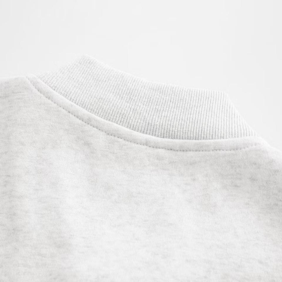 Áo Sweater Cổ Tim Cài Khuy Form Rộng Chất Liệu Nỉ 2 Da / Amee Studio Signature-duoc-ban-tai-Handsome Shop