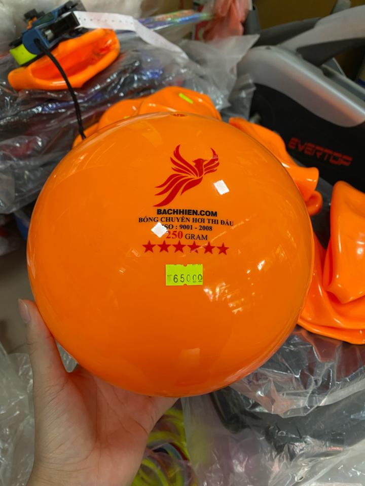Bóng chuyền hơi 250g-duoc-ban-tai-Vinh Hoang Sport