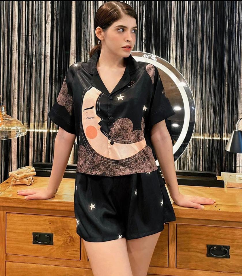 Crop đùi mặt trăng và ngôi sao -duoc-ban-tai-Chan Chan shop