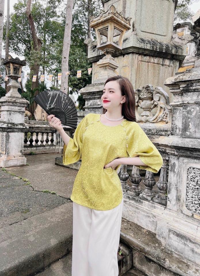 Bà ba đính nút vàng 1-duoc-ban-tai-Chan Chan shop