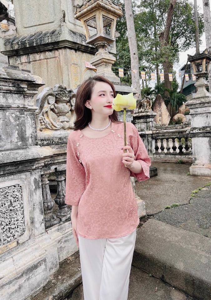 Bà ba đính nút hồng-duoc-ban-tai-Chan Chan shop