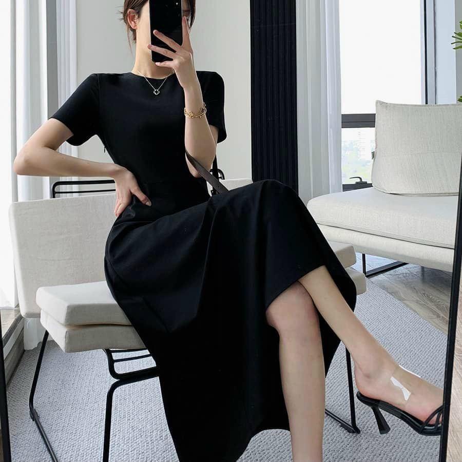 Đầm trơn cổ tròn cotton-duoc-ban-tai-Chan Chan shop