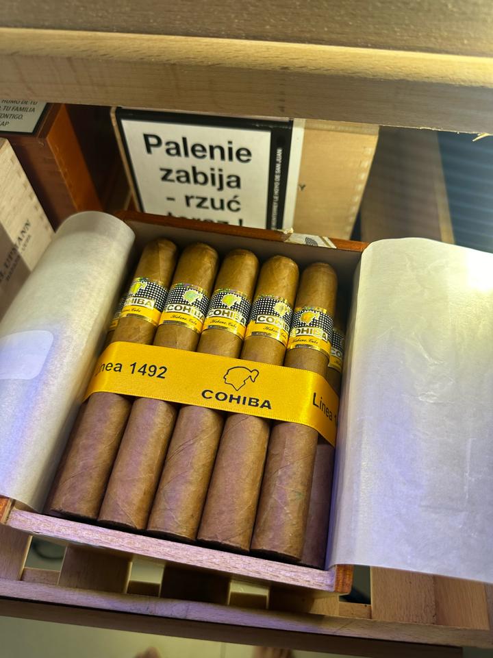 Cohiba Siglo VI-duoc-ban-tai-Thành Long Cigar
