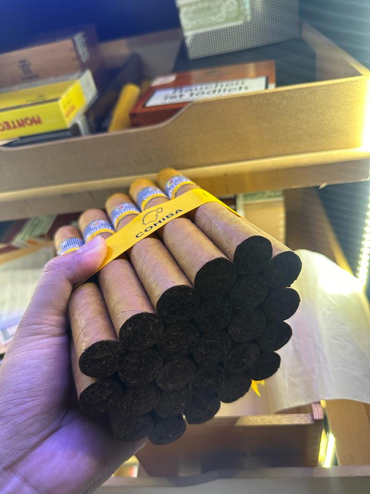 Cohiba Siglo VI-duoc-ban-tai-Thành Long Cigar