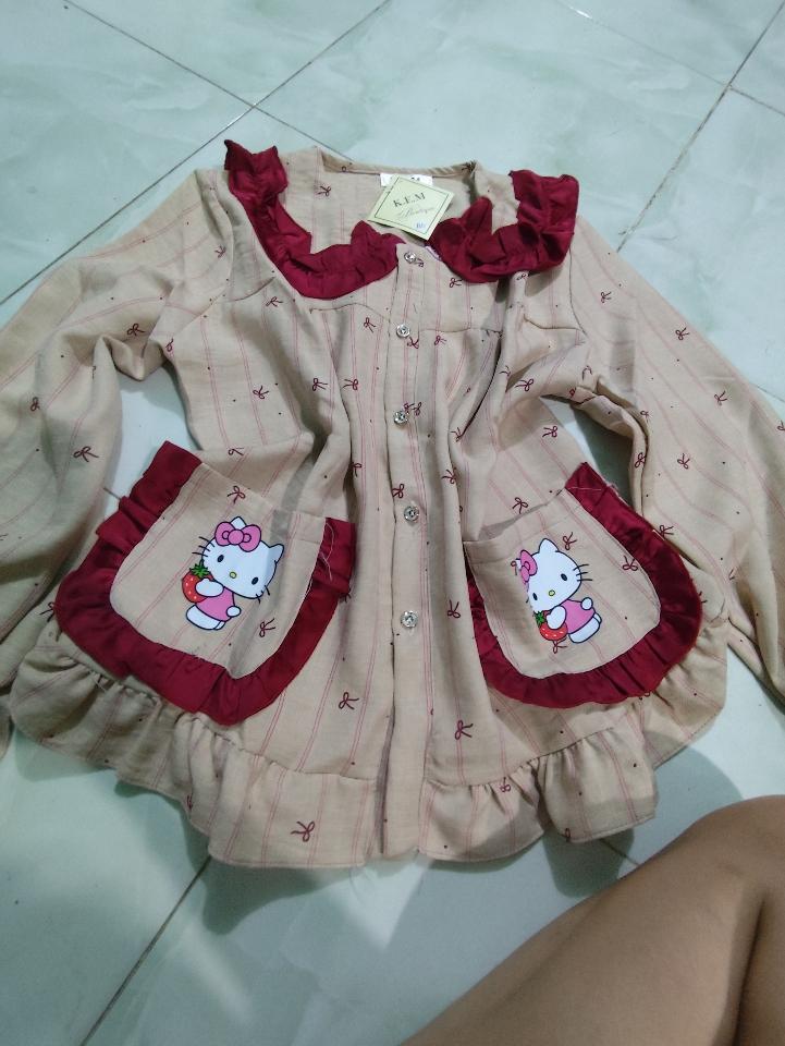 Kitty-duoc-ban-tai-Nguyễn Trang shop