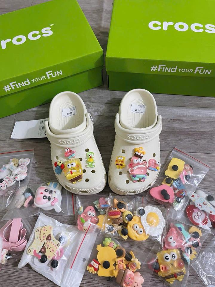 Bọt nhỏ-duoc-ban-tai-Shop dép crocs+charm