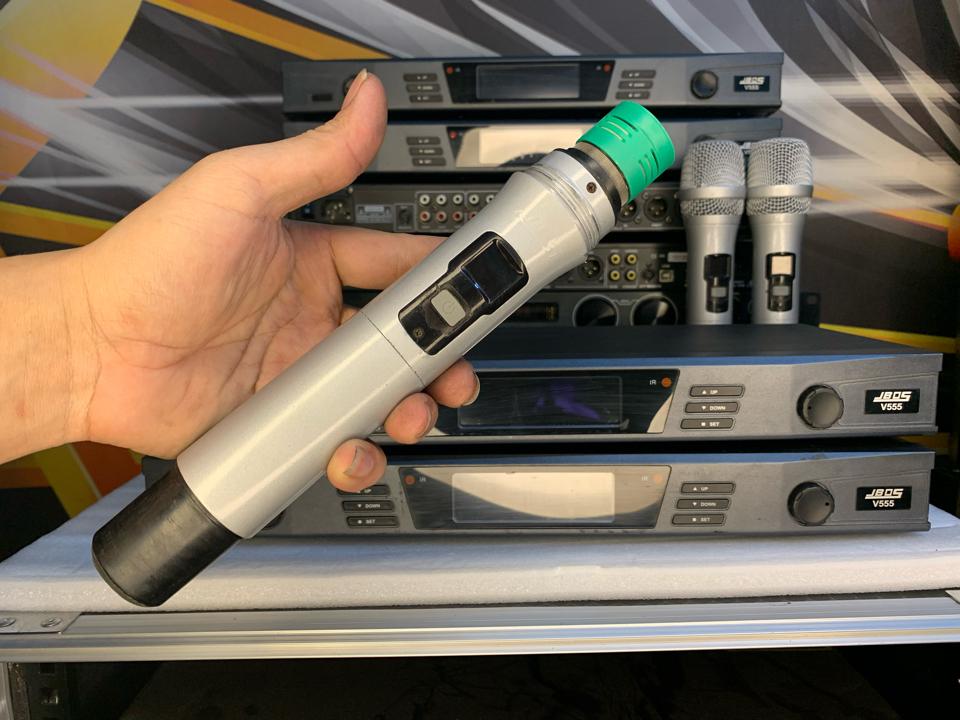 Micro không dây JBOS-duoc-ban-tai-Duy Hậu Audio