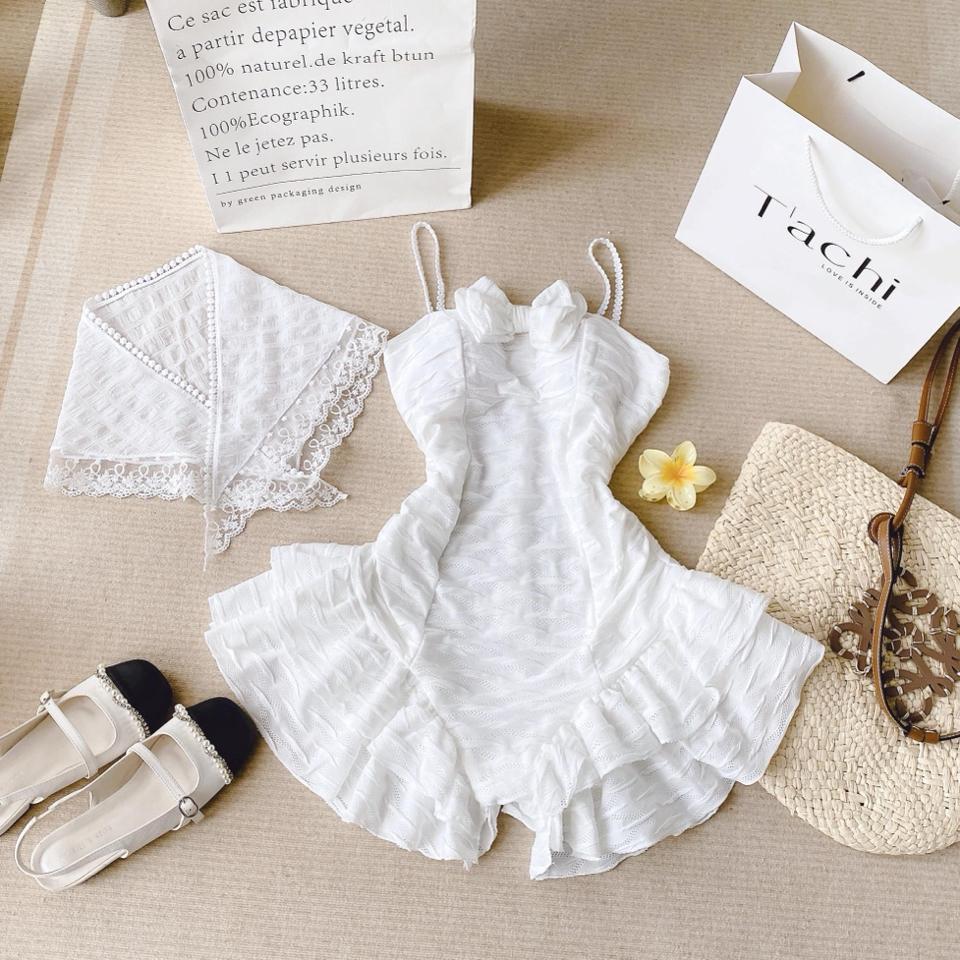 Set bikini ren gơn sóng tua bèo nơ ngực + kèm khăn ren-duoc-ban-tai-Nilasa Boutique