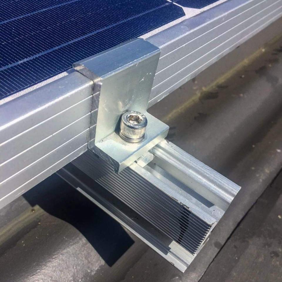 Kẹp hông tấm pin -duoc-ban-tai-Xsolar Thiết Bị Điện Mặt Trời Việt Nam