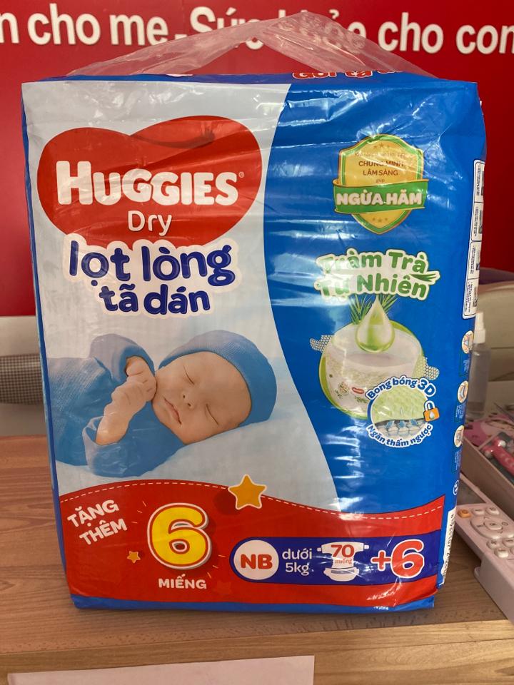 Bỉm huggies NB ( 70+6 )-duoc-ban-tai-Hệ thống mẹ và bé BABY CARE cơ sở 1
