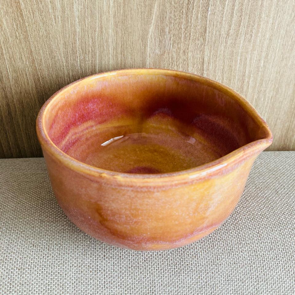 August Chawan-duoc-ban-tai-Que Sera Arts & Lifestyle