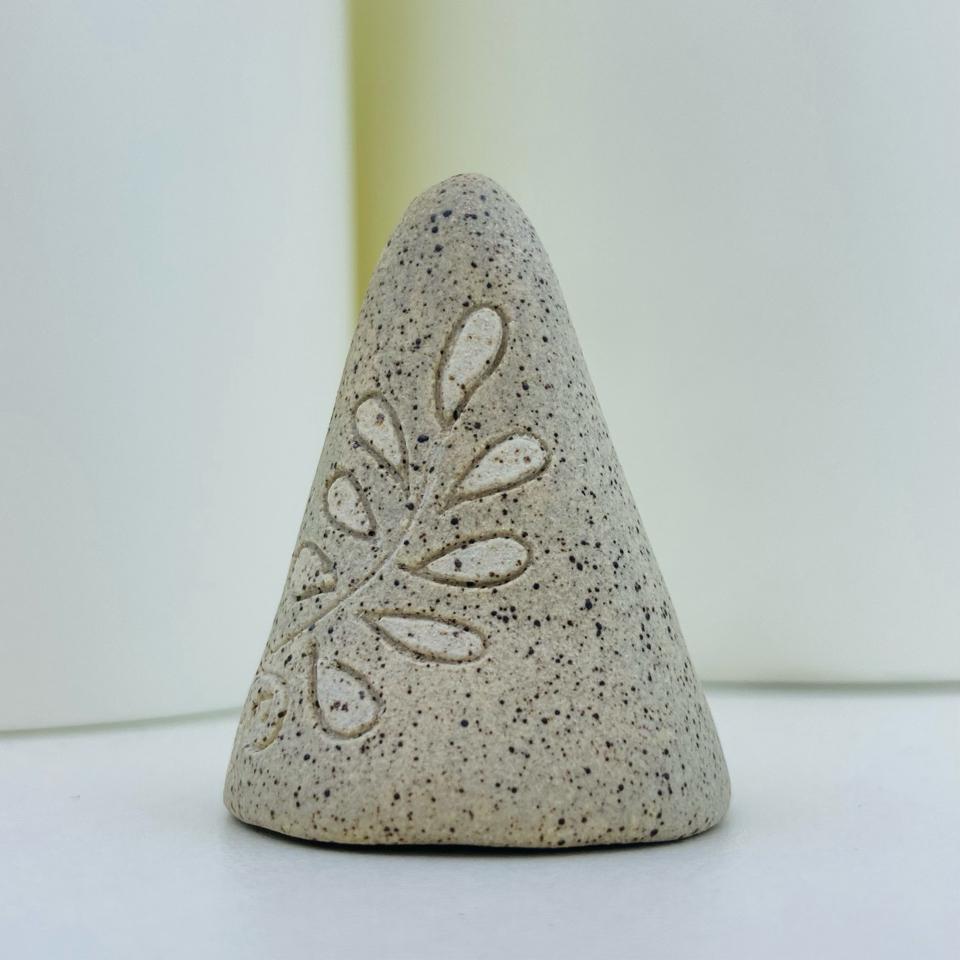 Ring holders-duoc-ban-tai-Que Sera Arts & Lifestyle