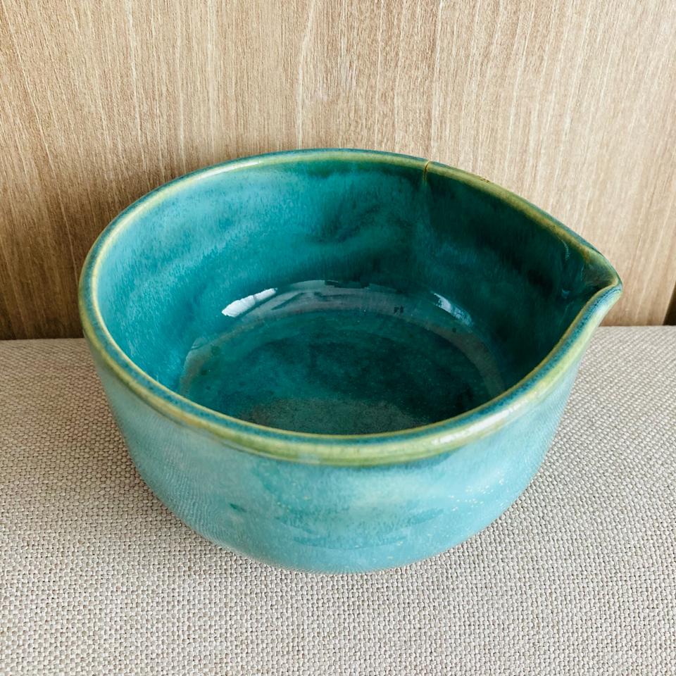 August Chawan-duoc-ban-tai-Que Sera Arts & Lifestyle