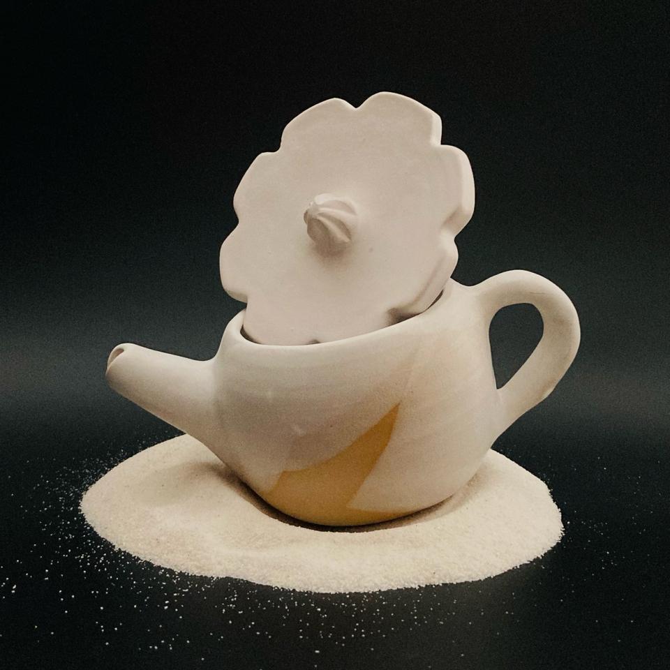 White Matte Teapot-duoc-ban-tai-Que Sera Arts & Lifestyle