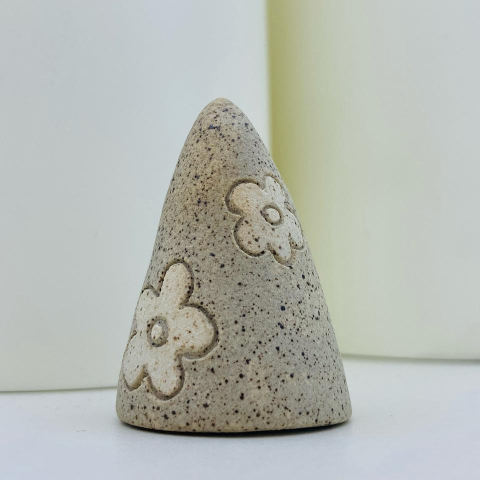 Ring holders-duoc-ban-tai-Que Sera Arts & Lifestyle