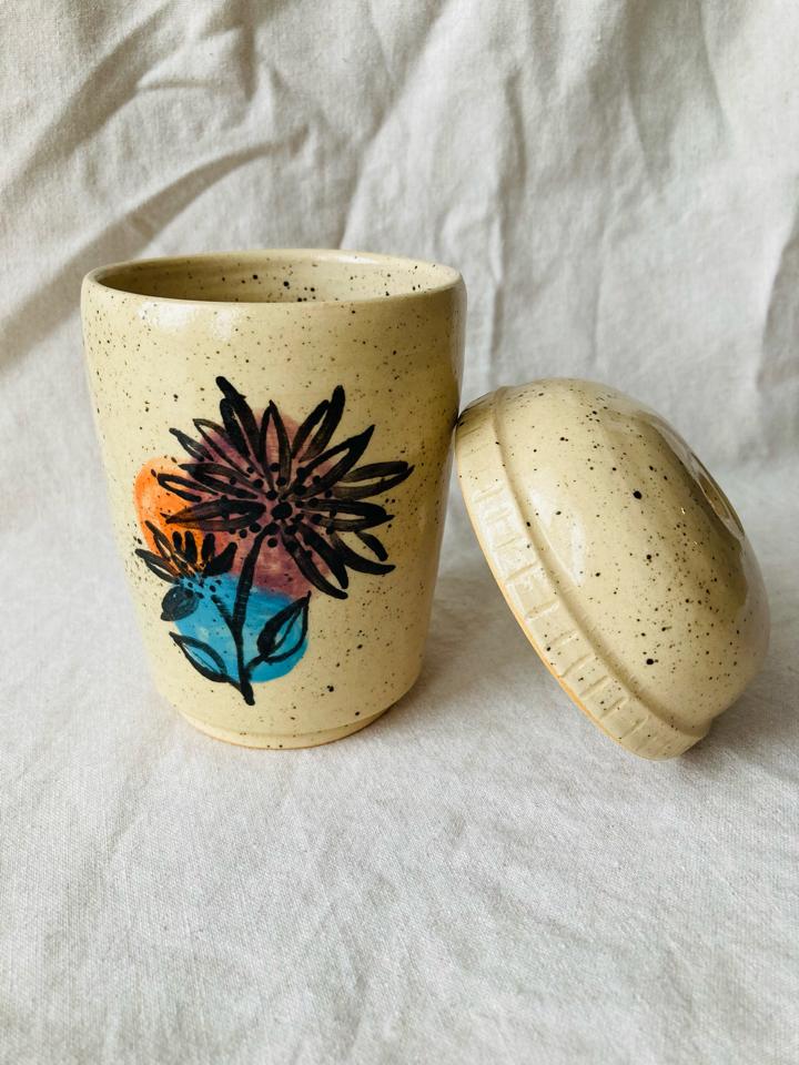 Lidded Coffee Cup-duoc-ban-tai-Que Sera Arts & Lifestyle