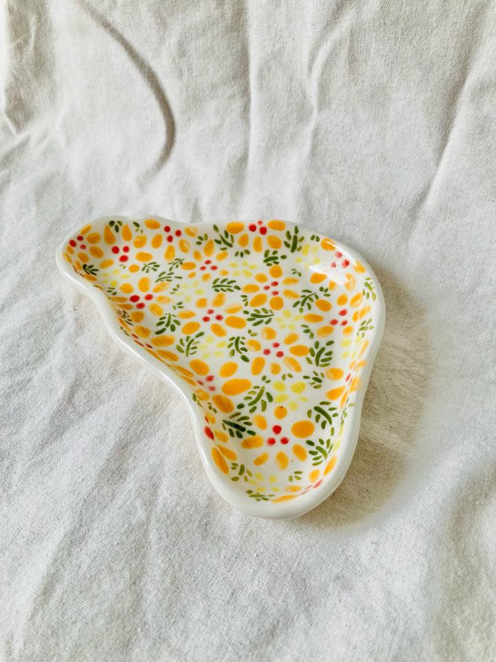 Floral Plate-duoc-ban-tai-Que Sera Arts & Lifestyle