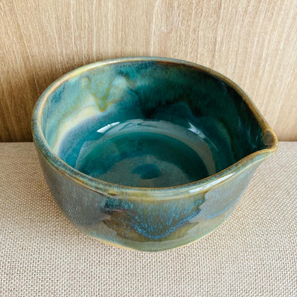 August Chawan-duoc-ban-tai-Que Sera Arts & Lifestyle