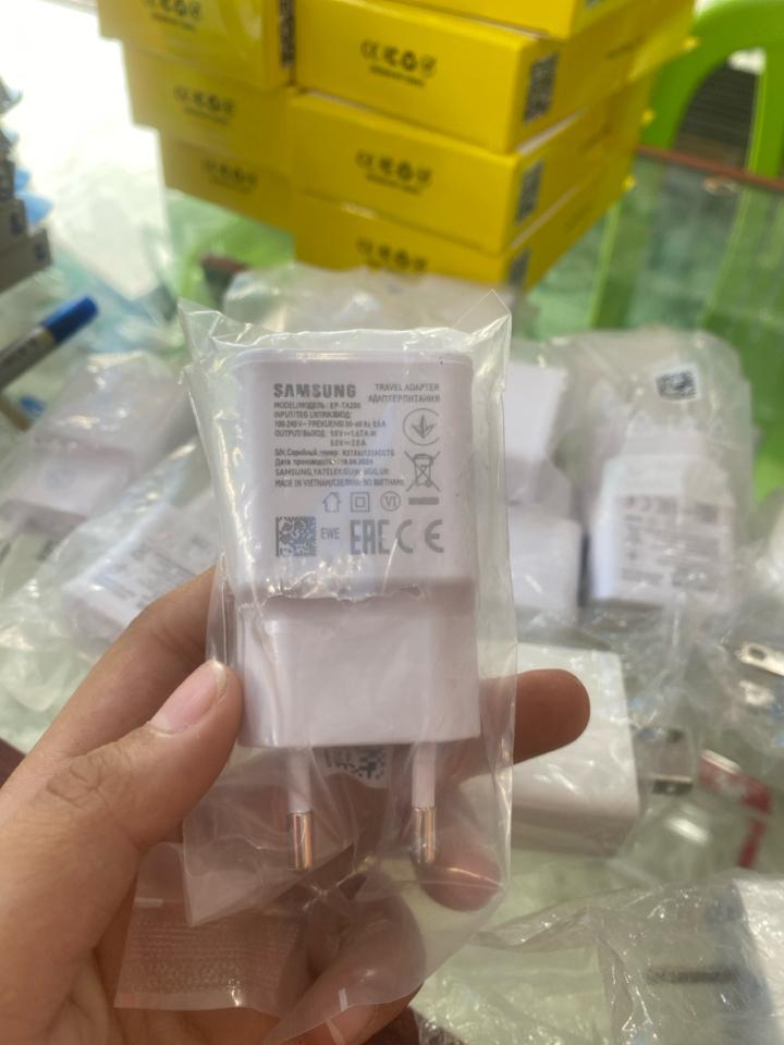 Cóc sạc Sam Sung-duoc-ban-tai-Đỗ Vy