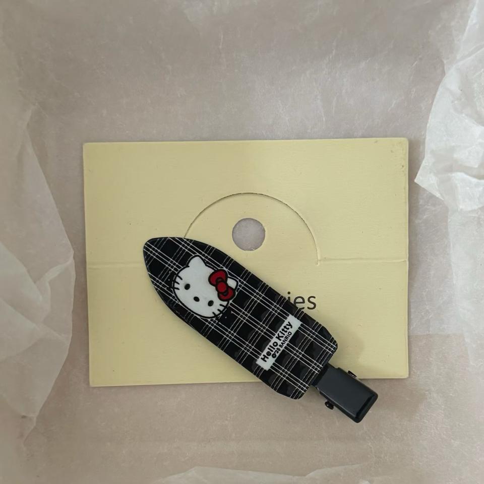 KẸP MÁI HELLO KITTY FULL BLACK-duoc-ban-tai-Sin Sin Shop