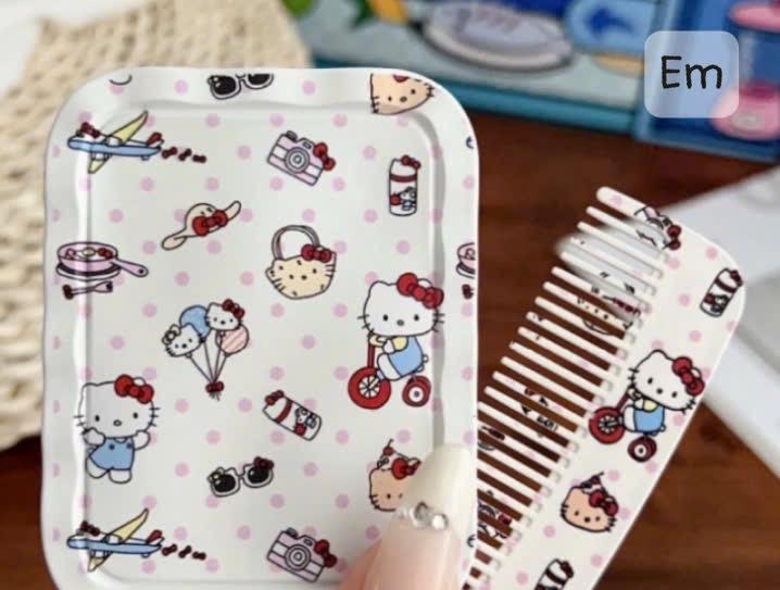 GƯƠNG LƯỢC GẤP GỌN HELLO KITTY-duoc-ban-tai-Sin Sin Shop