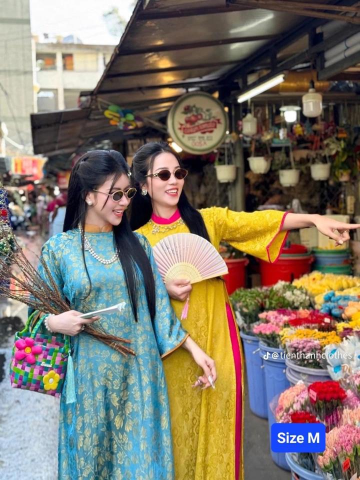 Quạt xòe cầm tay cổ trang-duoc-ban-tai-Sin Sin Shop