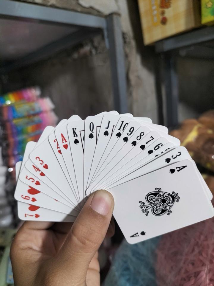 BỘ BÀI MINI 4CM KÈM XÚC XẮC-duoc-ban-tai-Sin Sin Shop