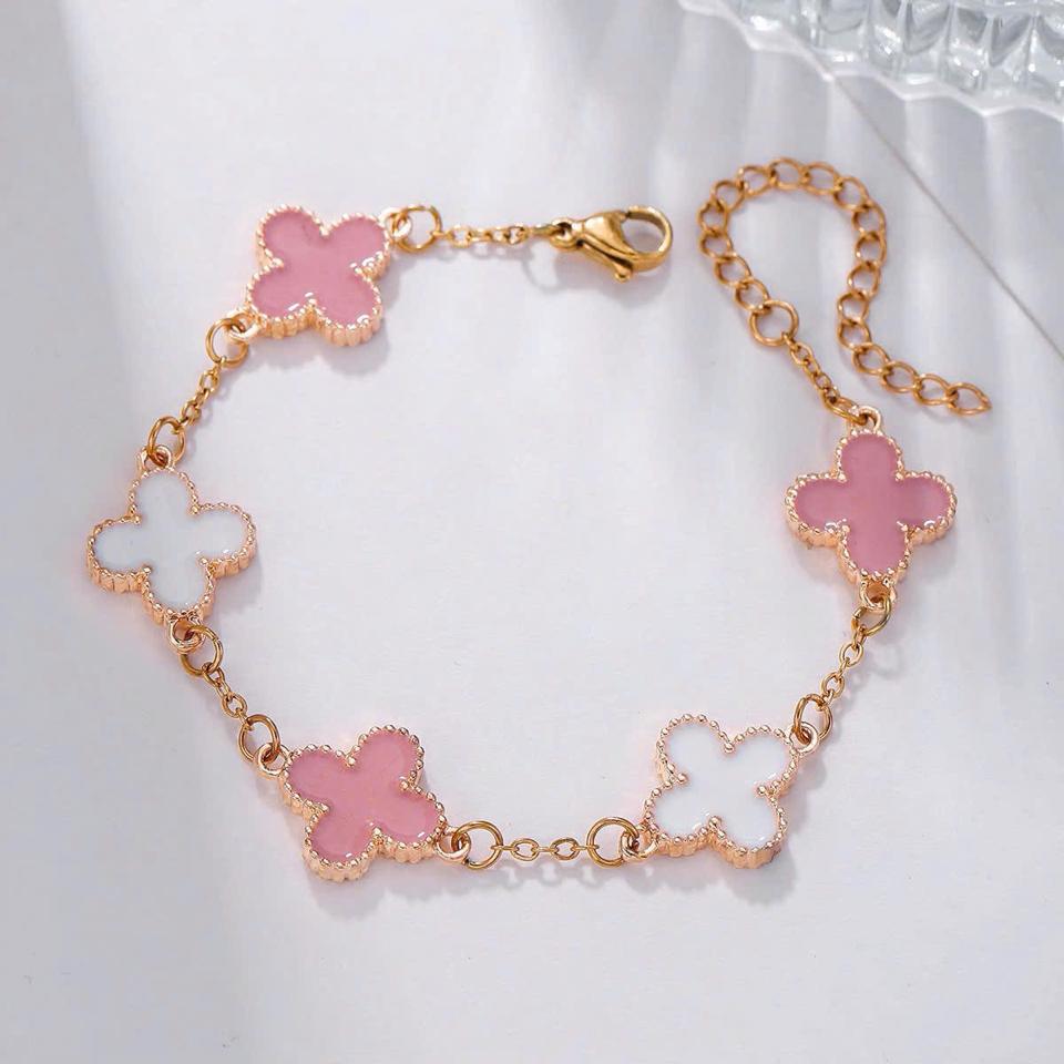 VÒNG TAY CỎ 4 LÁ-duoc-ban-tai-Sin Sin Shop