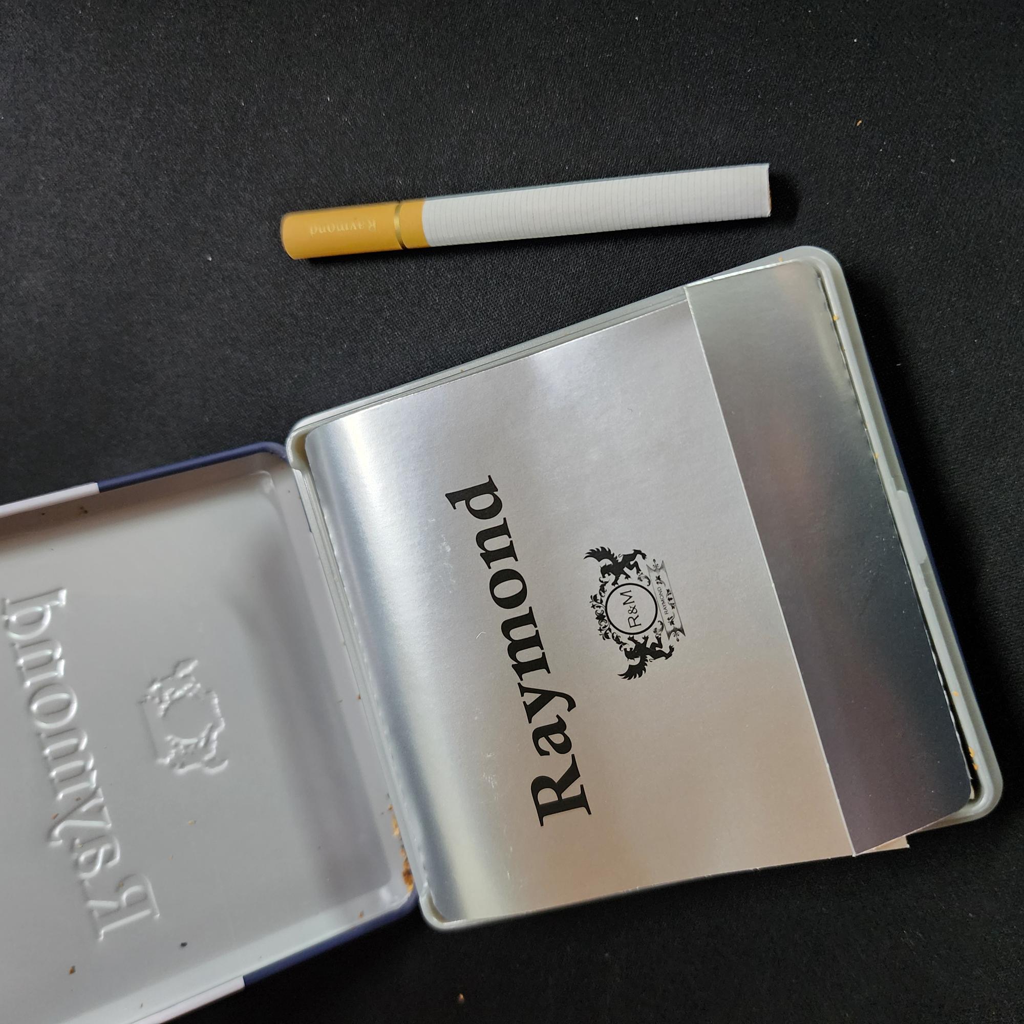 RAYMOND HỘP SẮT -duoc-ban-tai-THUỐC LÁ THƠM SMOKE & CHILL