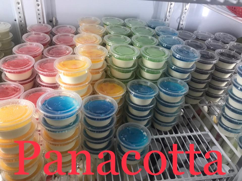 Panacotta-duoc-ban-tai-Yaourt phômai nhà làm -thủy