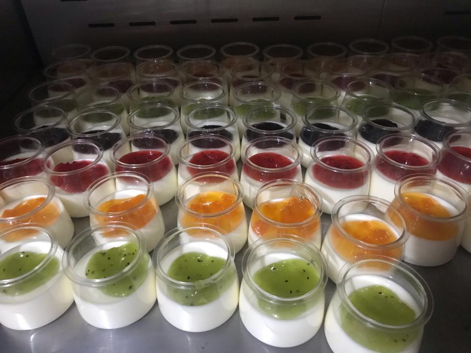 Yaourt phômai hủ nhựa -vị trái cây-duoc-ban-tai-Yaourt phômai nhà làm -thủy