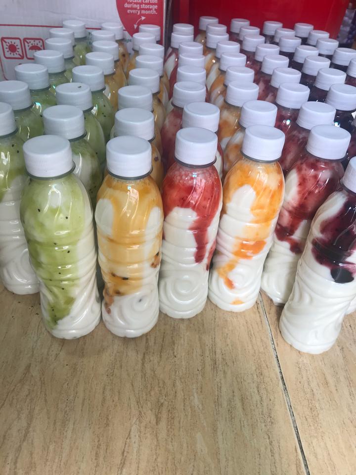 Sữa chua uống trái cây chai-duoc-ban-tai-Yaourt phômai nhà làm -thủy