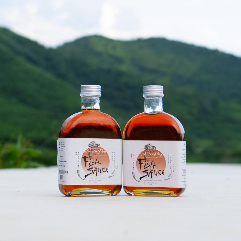 Nước mắm vịnh Vân Phong (hộp 2 chai 330ml) (DR0069-L01)-duoc-ban-tai-Minh Phát Emart